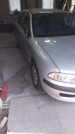 Mitsubishi Carisma 2001