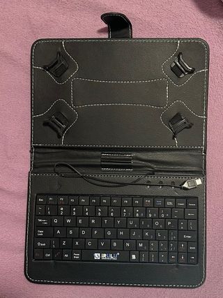 Funda universal con teclado para tablet
