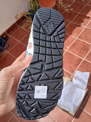 Skechers Rolling Stones Talla 37 y 38 Nuevas