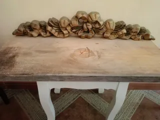 Mesa auxiliar de madera rústica