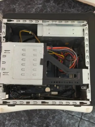 Torre Packard Bell Negra