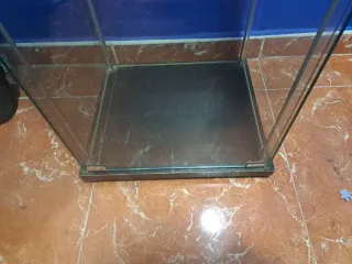 Vitrina de cristal negra Ikea