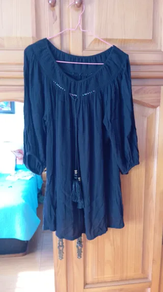 Blusón negro con detalles