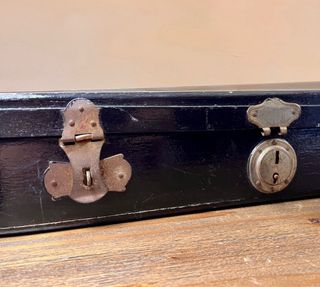 Antiguo y decorativo estuche violín madera c.1920