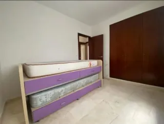 Cama nido de madera y colchones