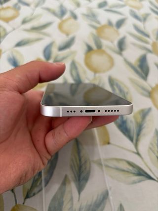 iPhone 13 94% Batería