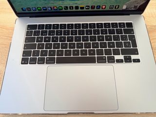 MacBook Air 15” M4 Como nuevo