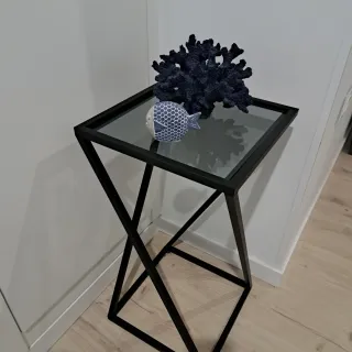 Mesa auxiliar negra cristal diseño moderno