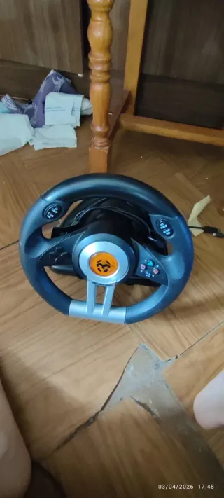 Volante Thrustmaster PS4 se necesita mando origina