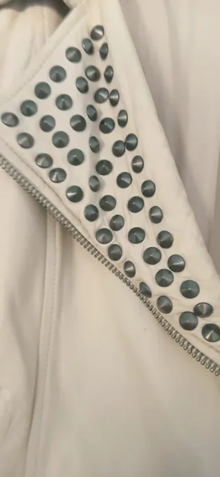 Cazadora Biker Piel Beige Tachuelas Cremalleras