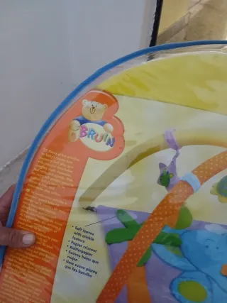 Manta de juegos infantil con arcos