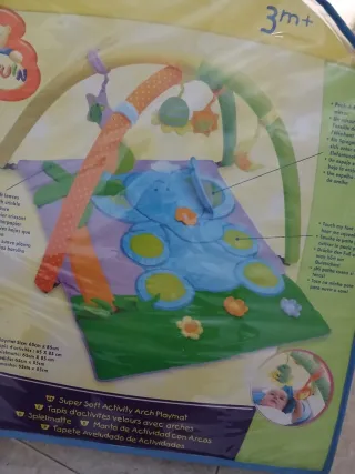Manta de juegos infantil con arcos