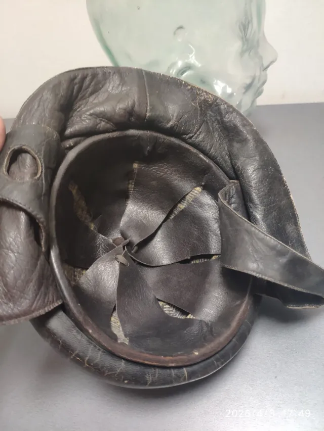 Casco antiguo ejército español tanquista