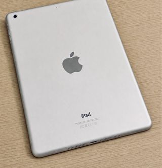 iPad Air 128GB Blanco WiFi + funda + cargador