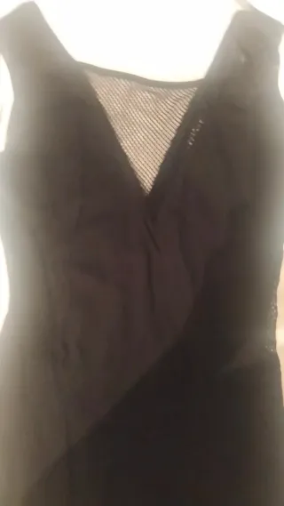 Vestido negro licra con detalles de malla