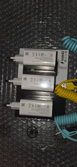 Lotto 3 Caricatori Rapidi + 3 Cavi USB-Lighting