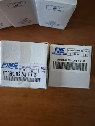 STOCK 2100 VITI TESTA PIANA SVASATA IMPRONTA PZ2