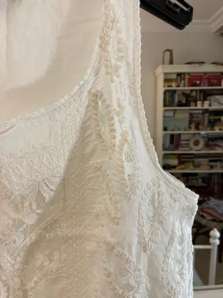 Top cropped bordado blanco TRF