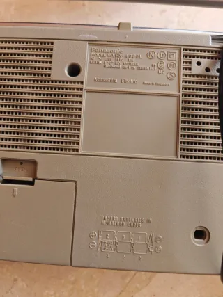 Radio Cassette Panasonic Plata y Negro