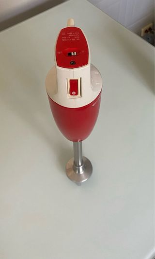 Batidora de mano Vintage Taurus Roja