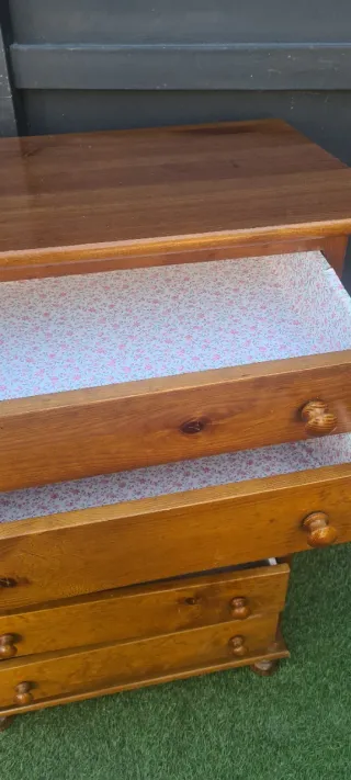 Cómoda de madera con 6 cajones