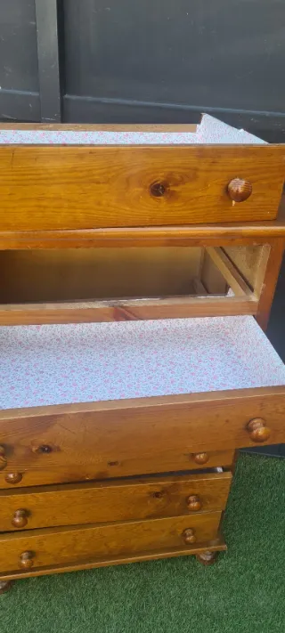 Cómoda de madera con 6 cajones