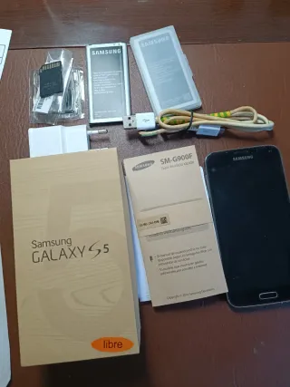 Samsung Galaxy S5 Negro + Accesorios con 2 batería