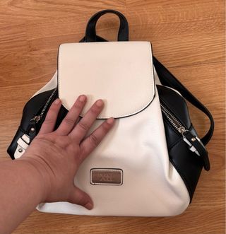 Bolso Mochila Xti Blanco y Negro
