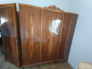 Armario vintage de madera