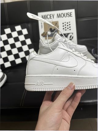 Nike Air Force 1 Low '07 Talla 40.5