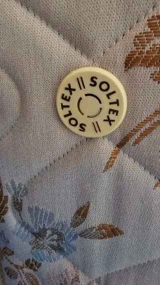 Base de cama con lamas de madera de 90×90