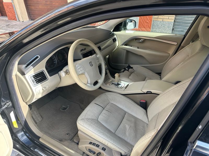 Volvo S80 D5 Momentum 2007, foto 5