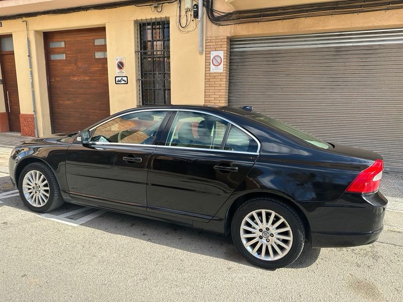 Volvo S80 D5 Momentum 2007, foto 4