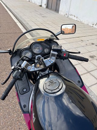 Kawasaki Sportbike Negra y Roja ZZR 600cc