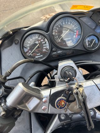Kawasaki Sportbike Negra y Roja ZZR 600cc