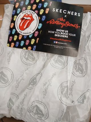 Zapatillas SKECHERS Rolling Stones T44 EDICION LIT