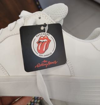 Zapatillas SKECHERS Rolling Stones T44 EDICION LIT