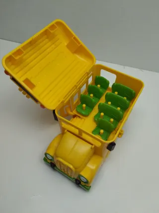 Autobús Zomlings Amarillo