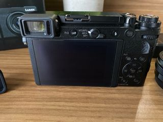 P Lumix GX9 + M.Zuiko 14-42 y accesorios