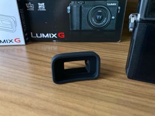 P Lumix GX9 + M.Zuiko 14-42 y accesorios
