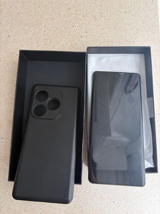 Realme GT 6 12Gb/256gb