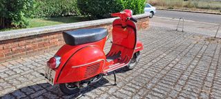 Vespa 150 S Roja