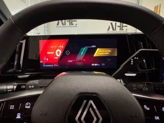 RENAULT MEGANE E-TECH ICONIC 220CV REESTRENO 2025