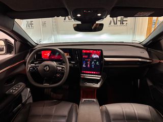 RENAULT MEGANE E-TECH ICONIC 220CV REESTRENO 2025