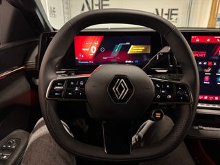 RENAULT MEGANE E-TECH ICONIC 220CV REESTRENO 2025