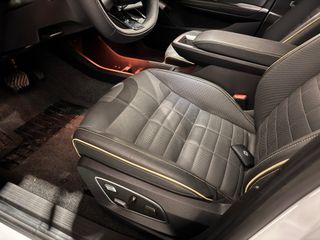 RENAULT MEGANE E-TECH ICONIC 220CV REESTRENO 2025