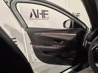 RENAULT MEGANE E-TECH ICONIC 220CV REESTRENO 2025