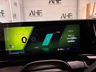 RENAULT MEGANE E-TECH ICONIC 220CV REESTRENO 2025