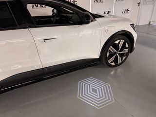 RENAULT MEGANE E-TECH ICONIC 220CV REESTRENO 2025