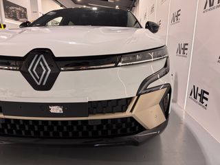 RENAULT MEGANE E-TECH ICONIC 220CV REESTRENO 2025